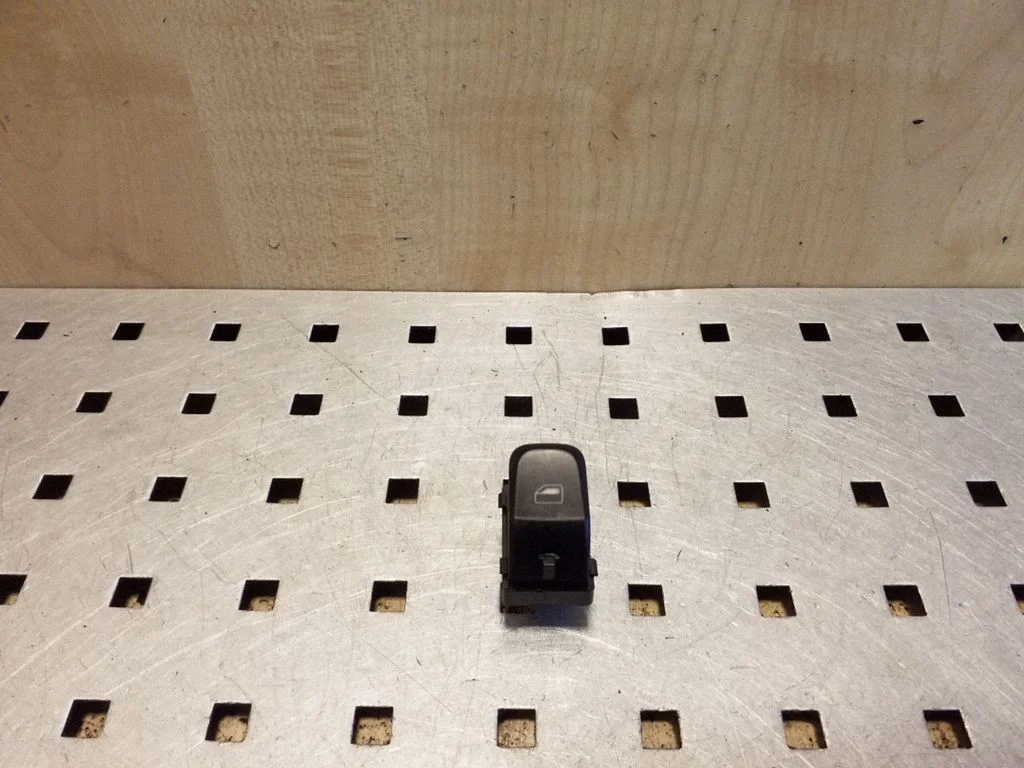 Przełącznik szyb elektrycznych 8K0959855