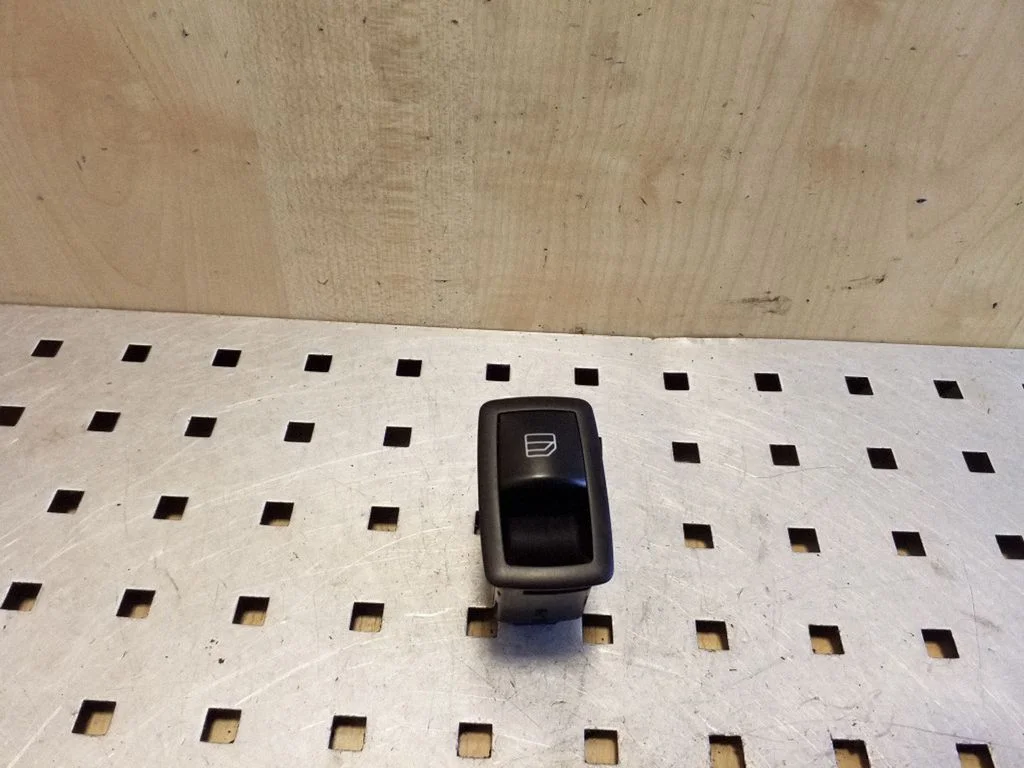 Elektrisko logu slēdzis A2518200510