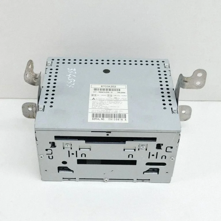 Radio/CD/DVD atskaņotājs/navigācija 10R0310052