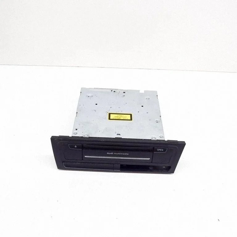 Radio/CD/DVD atskaņotājs/navigācija 8T2035652G