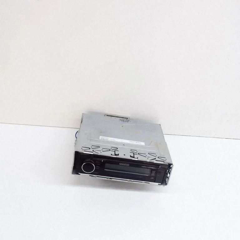 Radio/CD/DVD/GPS head unit YJ1105E01
