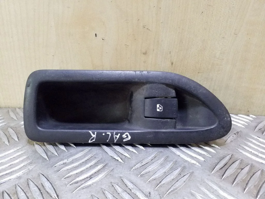 Elektrisko logu slēdzis 8200016014