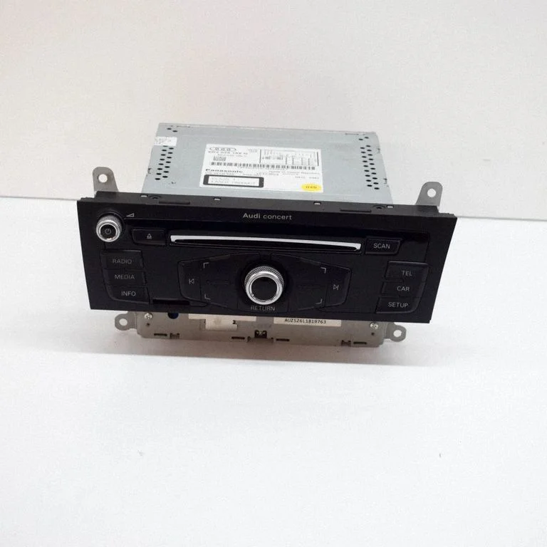 Radio/CD/DVD/GPS head unit 8R2035186N