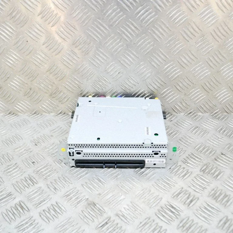 Radio/CD/DVD atskaņotājs/navigācija 10R031056