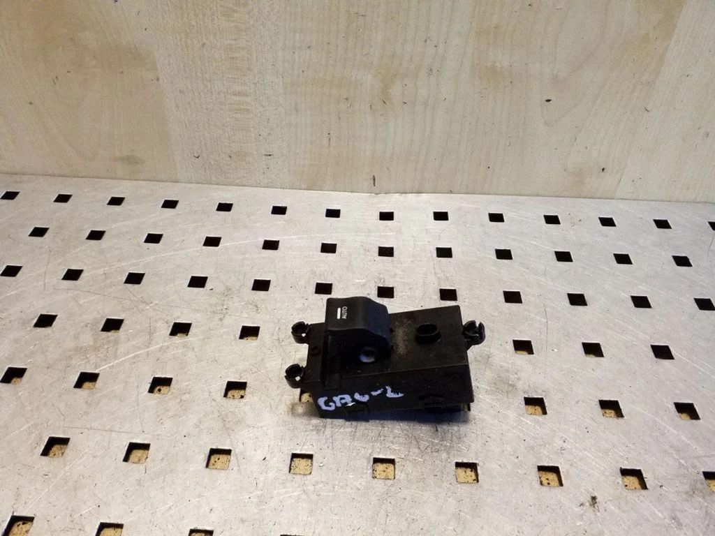Electric window control switch 39R5101310