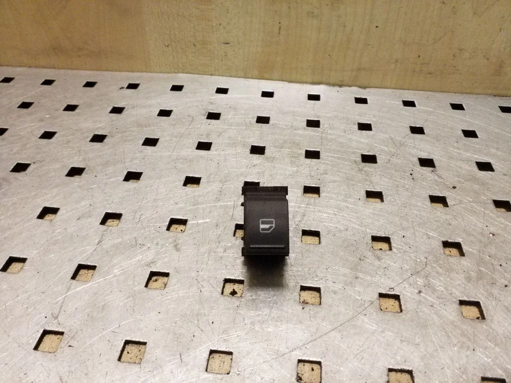 Elektrinių langų jungtukas