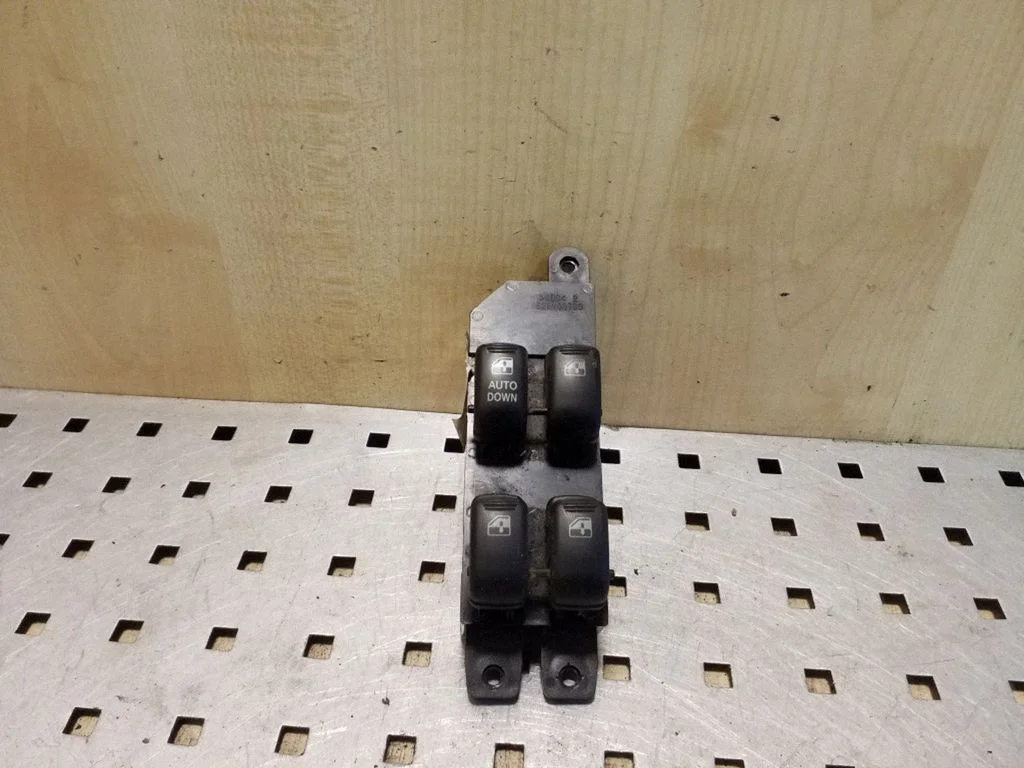Electric window control switch 9357026000