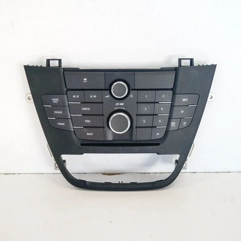 Radio/CD/DVD atskaņotājs/navigācija – Opel Insignia A (2008-2017)
