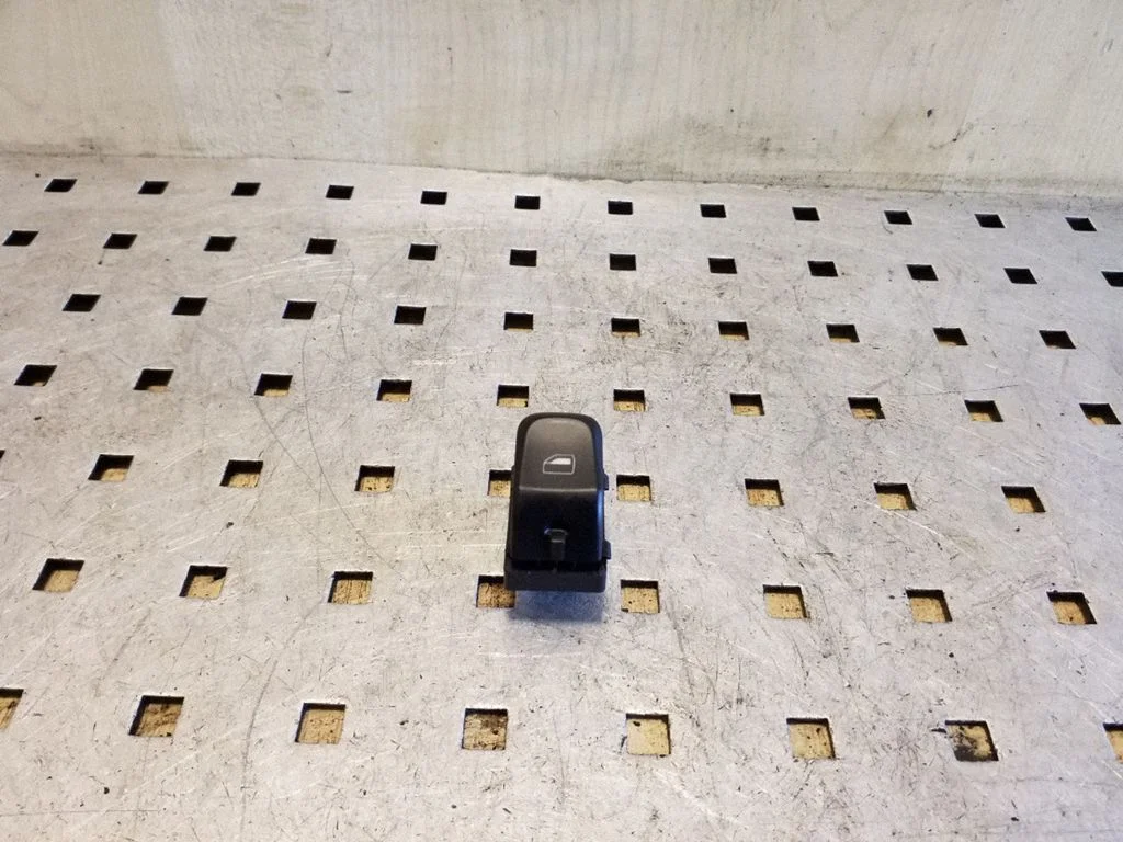 Elektrisko logu slēdzis 8K0959855A