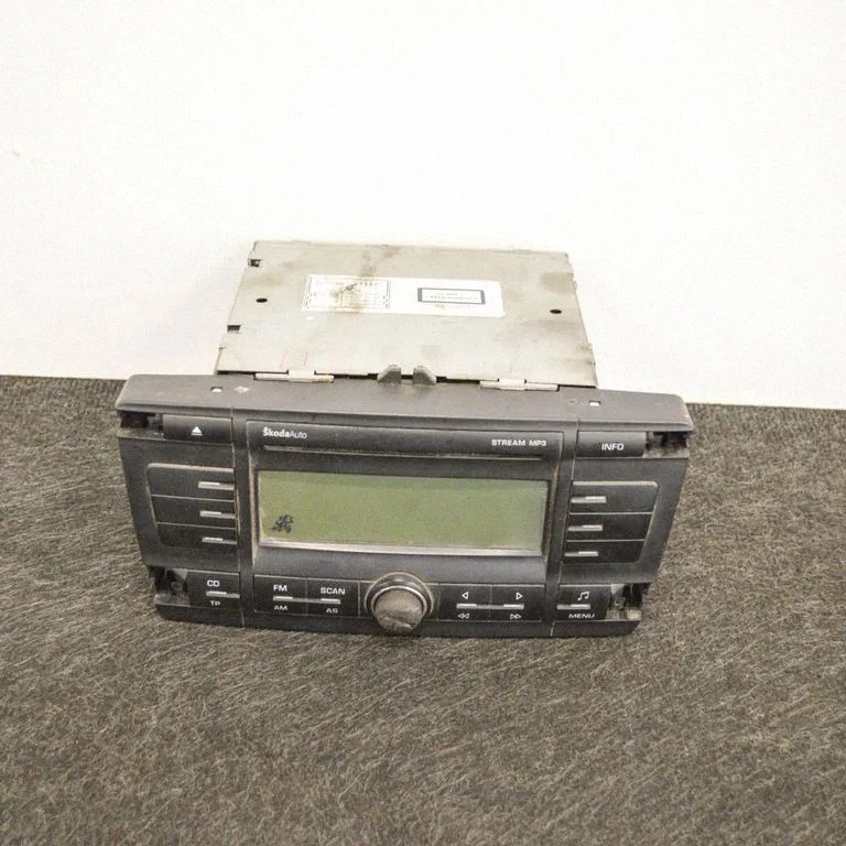 Raadio / CD/DVD-mängija / navigatsioon – Skoda Octavia Mk2 (1Z) (2004-2013)