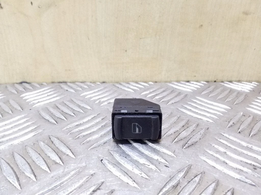 Elektriaknate lüliti 1J0959855