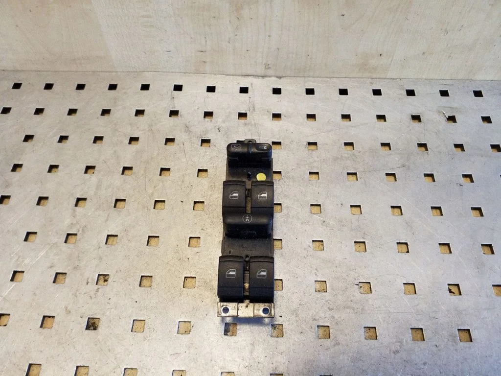 Electric window control switch 1J4959857B
