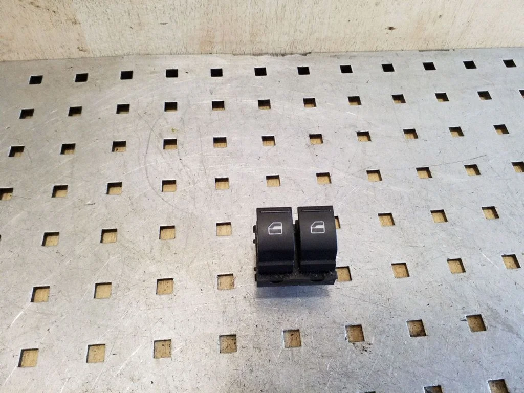 Elektrinių langų jungtukas