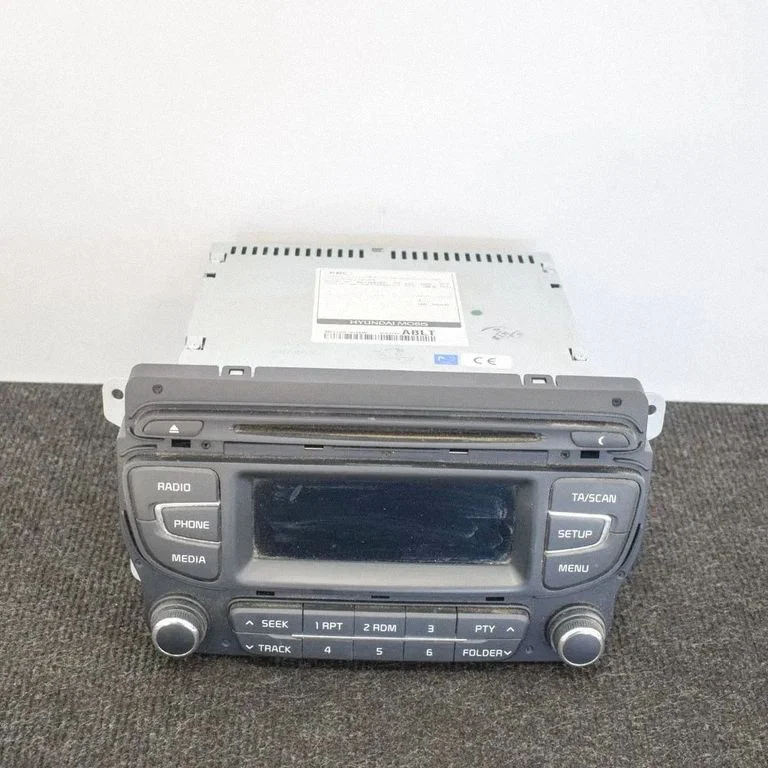 Radio/CD/DVD atskaņotājs/navigācija – KIA Ceed (2012-2018)