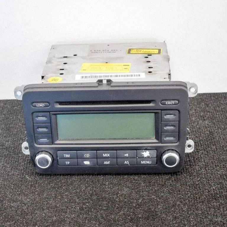 Radio/CD/DVD atskaņotājs/navigācija