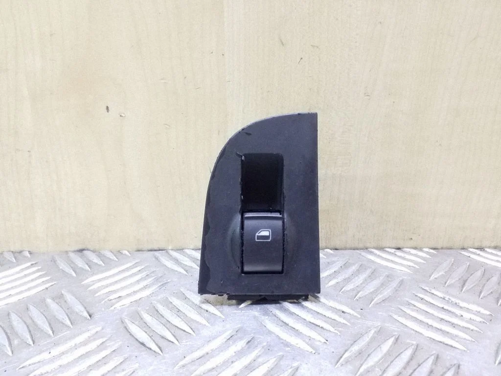 Elektrisko logu slēdzis 4B0959855A