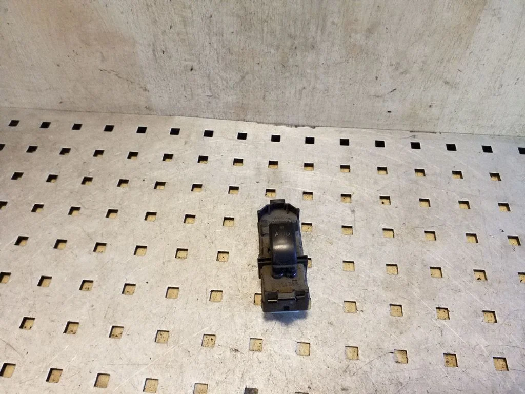 Elektrinių langų jungtukas