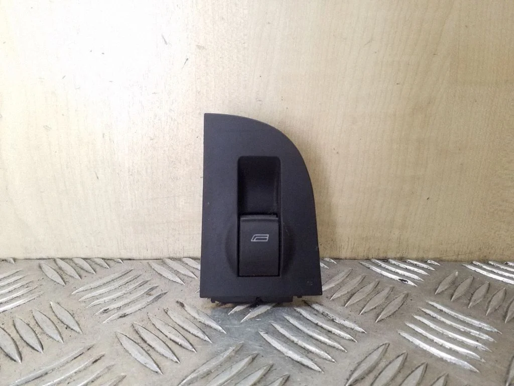 Electric window control switch – Audi A6 Allroad C5 (1999-2005)