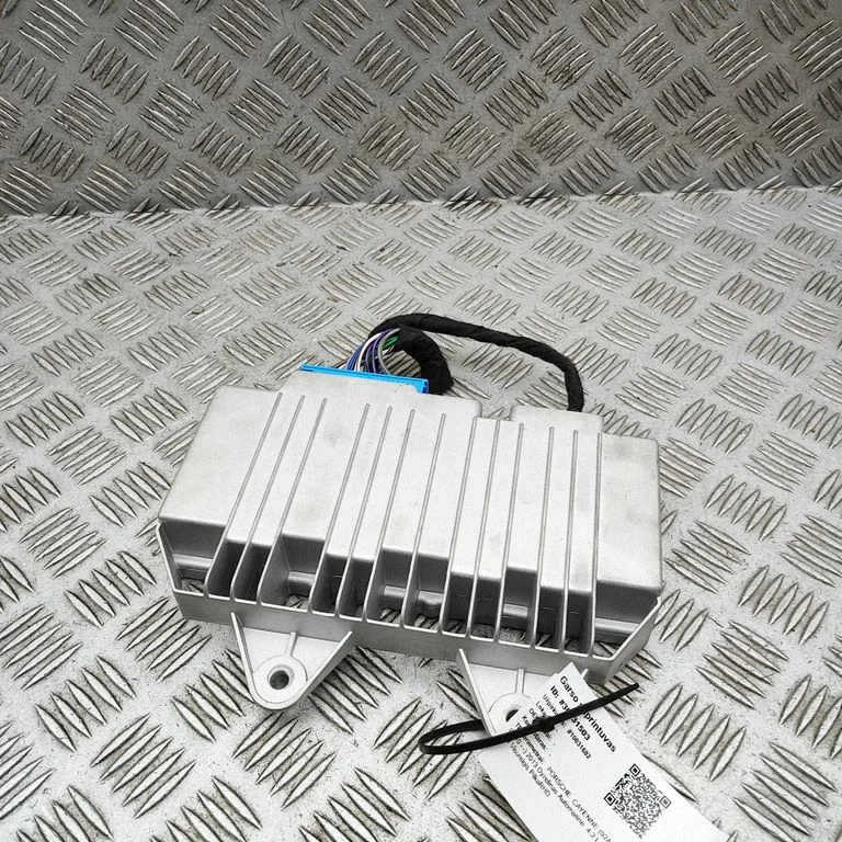 Skaņas pastiprinātājs 7P5035223H