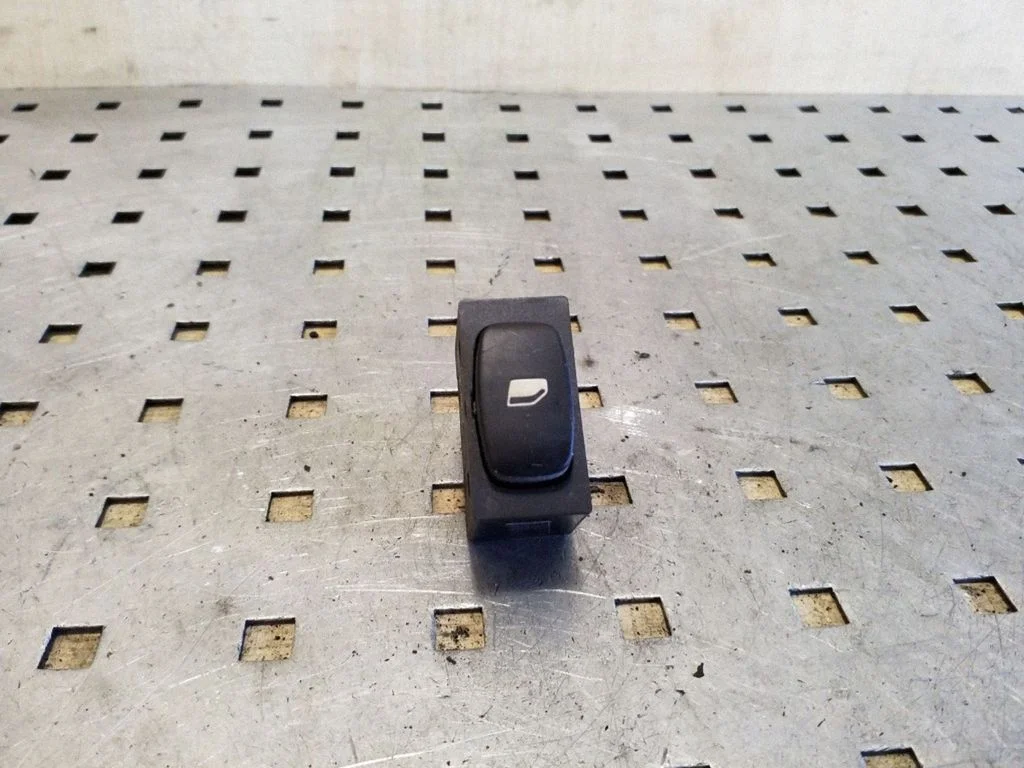 Elektrinių langų jungtukas