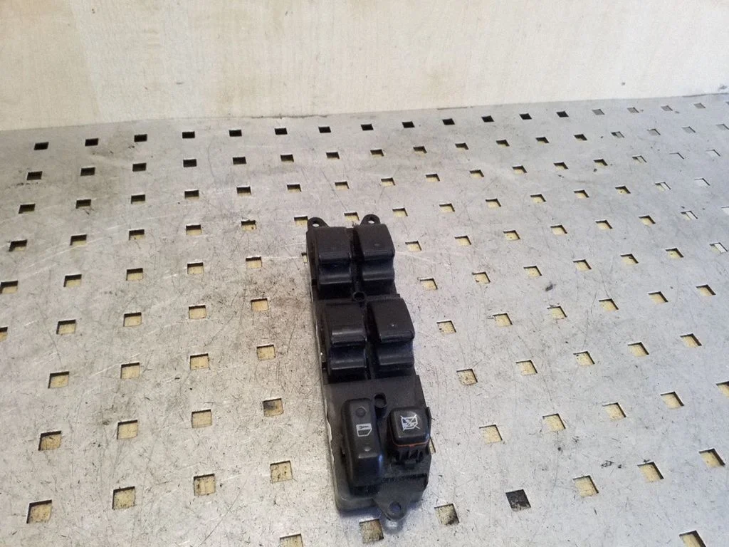 Electric window control switch 848200F010