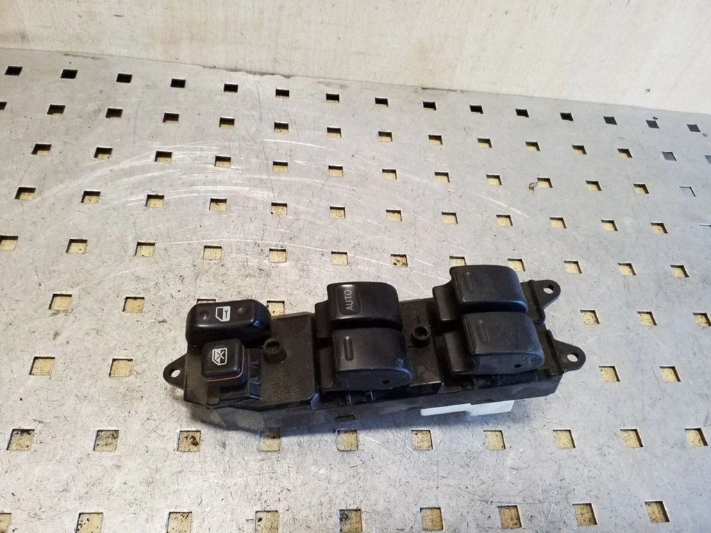 Electric window control switch 8482042080
