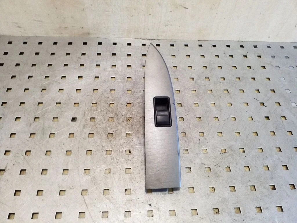 Electric window control switch 7427205040
