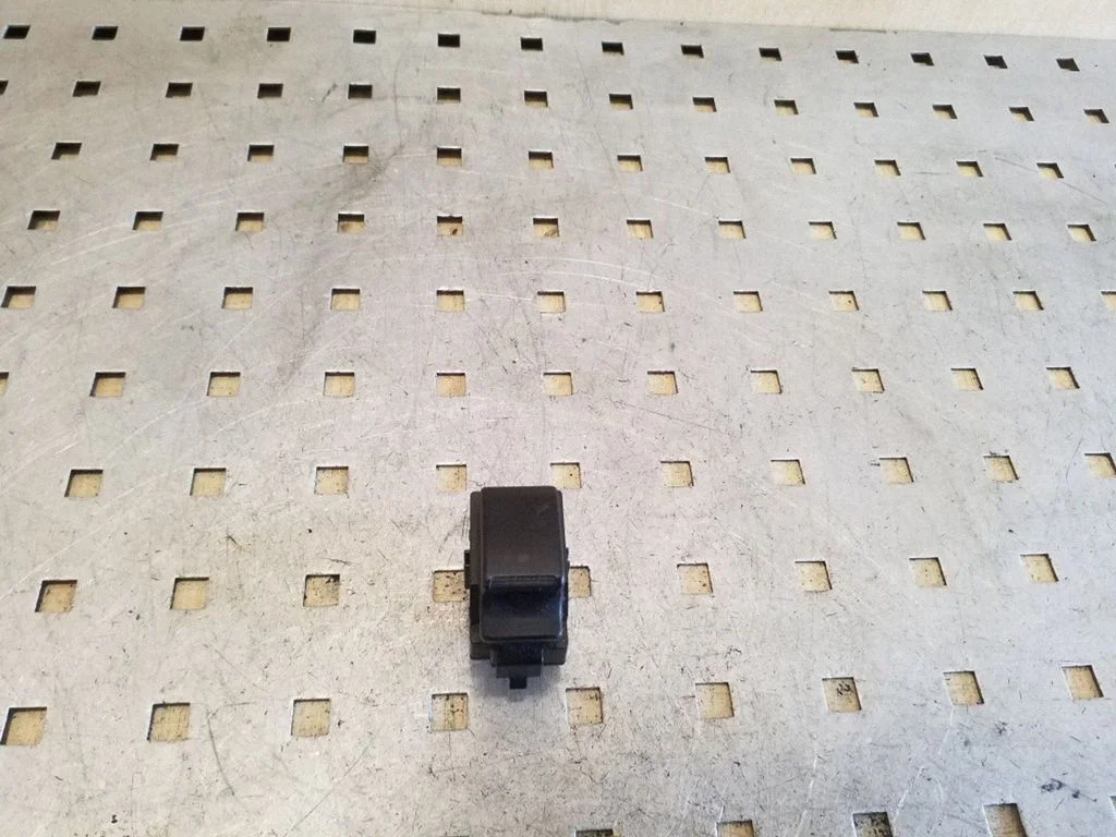 Electric window control switch – Toyota Corolla Verso AR10 (2004-2009)
