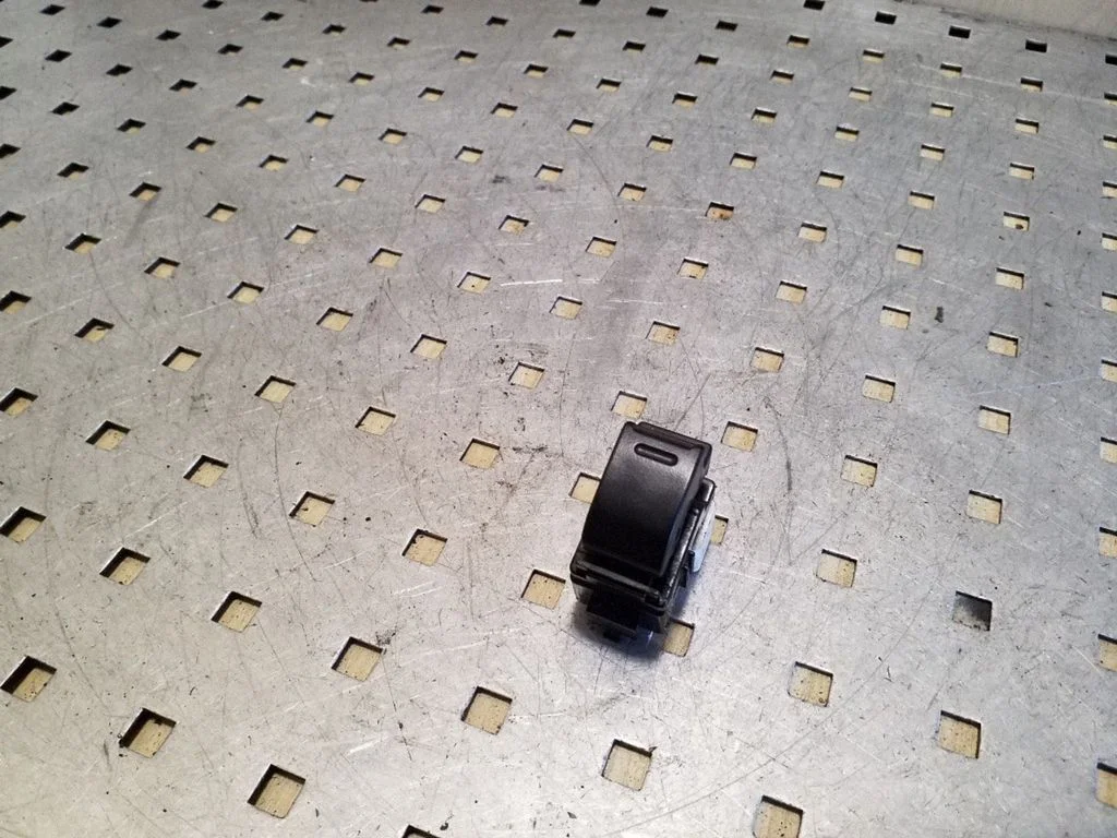 Elektrinių langų jungtukas