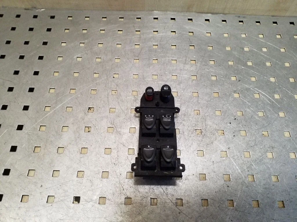 Elektrisko logu slēdzis F000198CA
