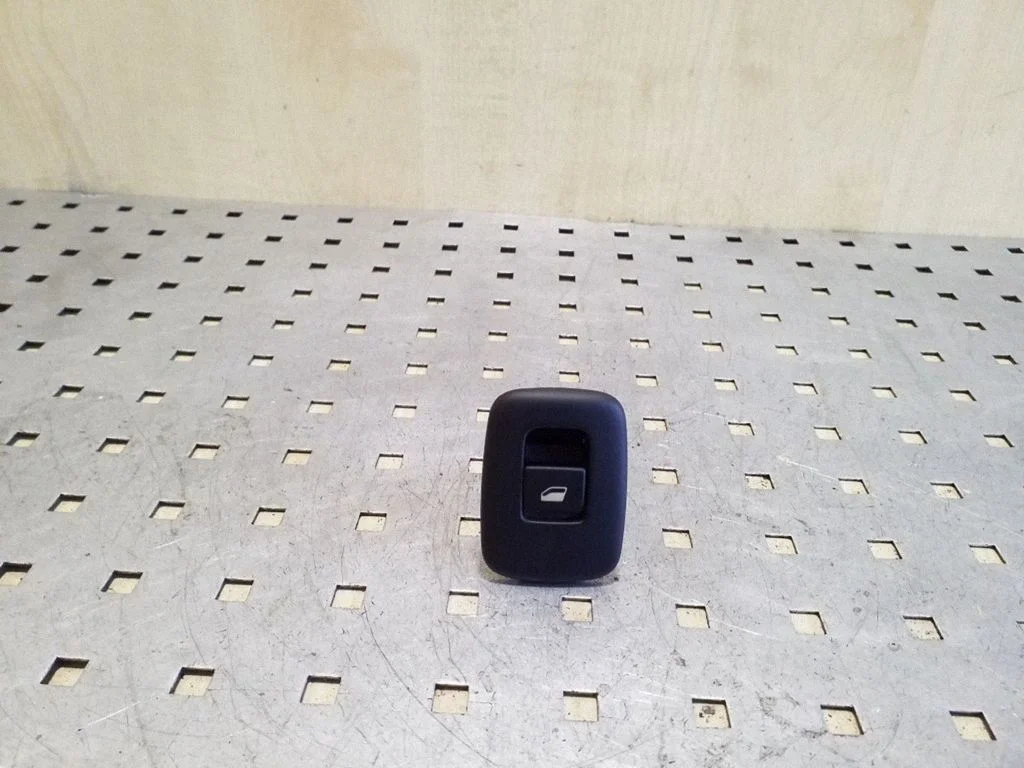Electric window control switch 96623726XT
