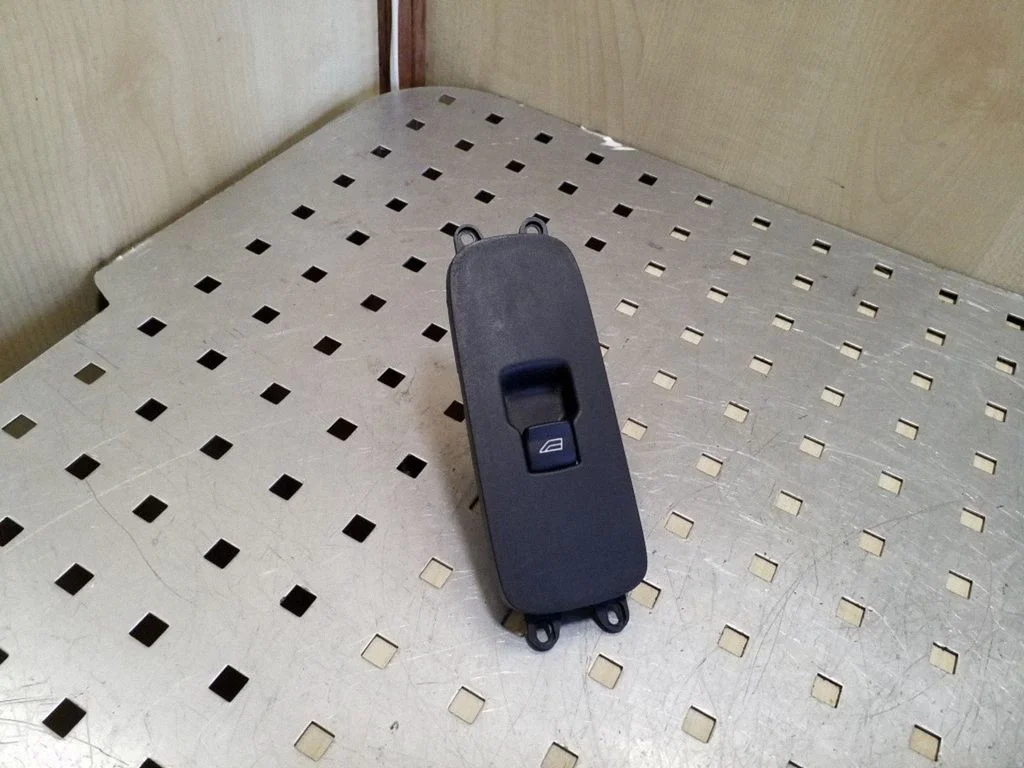 Electric window control switch 30774162