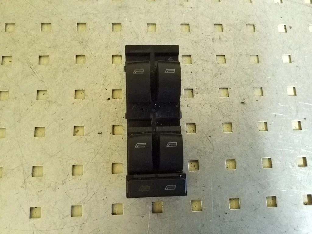 Elektriaknate lüliti 4B0959851