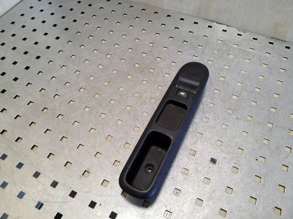 Electric window control switch 96650618ZD