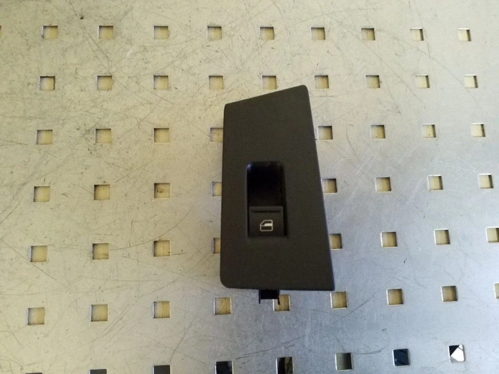 Elektrinių langų jungtukas