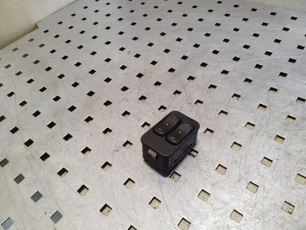 Electric window control switch 13363202