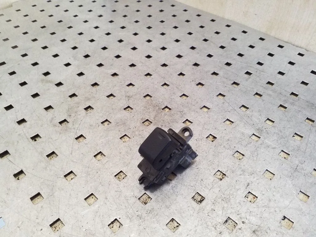 Przełącznik szyb elektrycznych 25411EA00A
