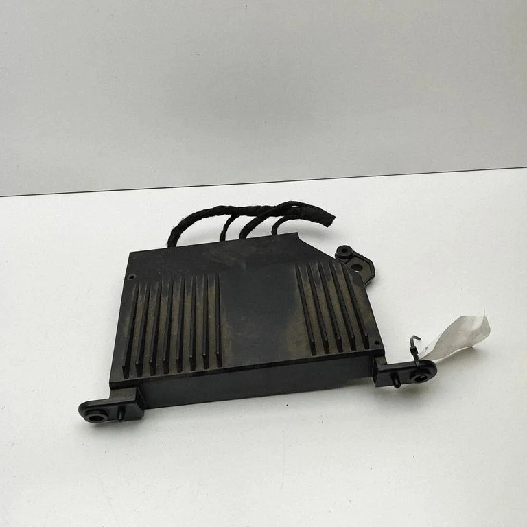 Wzmacniacz audio 32212303AA
