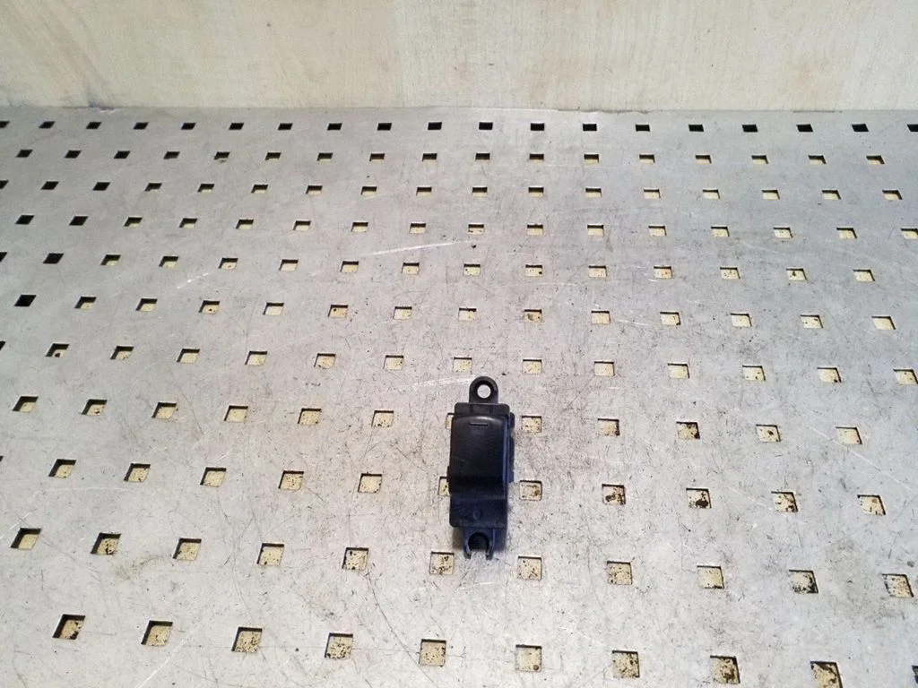 Przełącznik szyb elektrycznych 25411EA00A