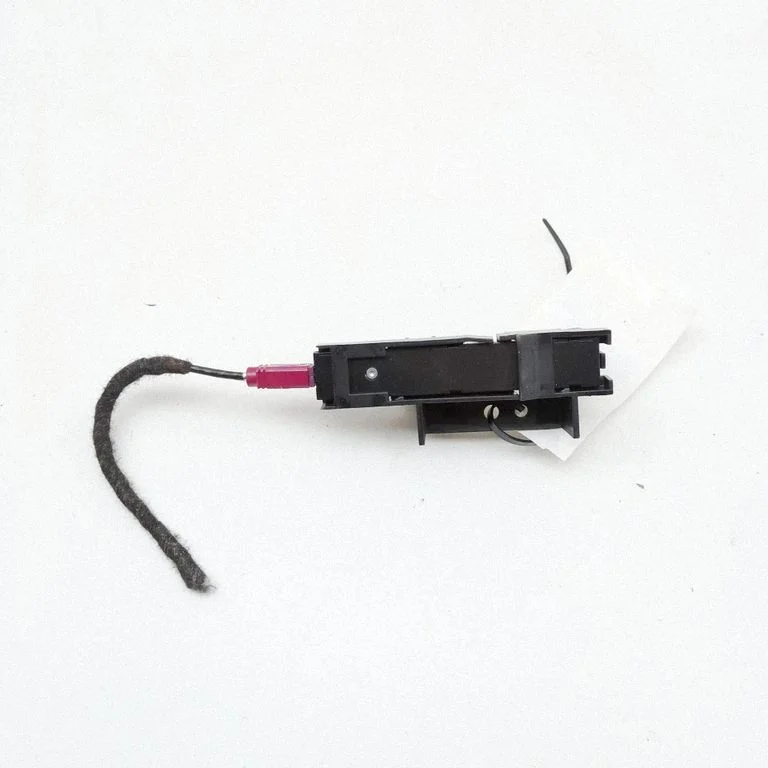 Antenas pastiprinātājs 4M0035504
