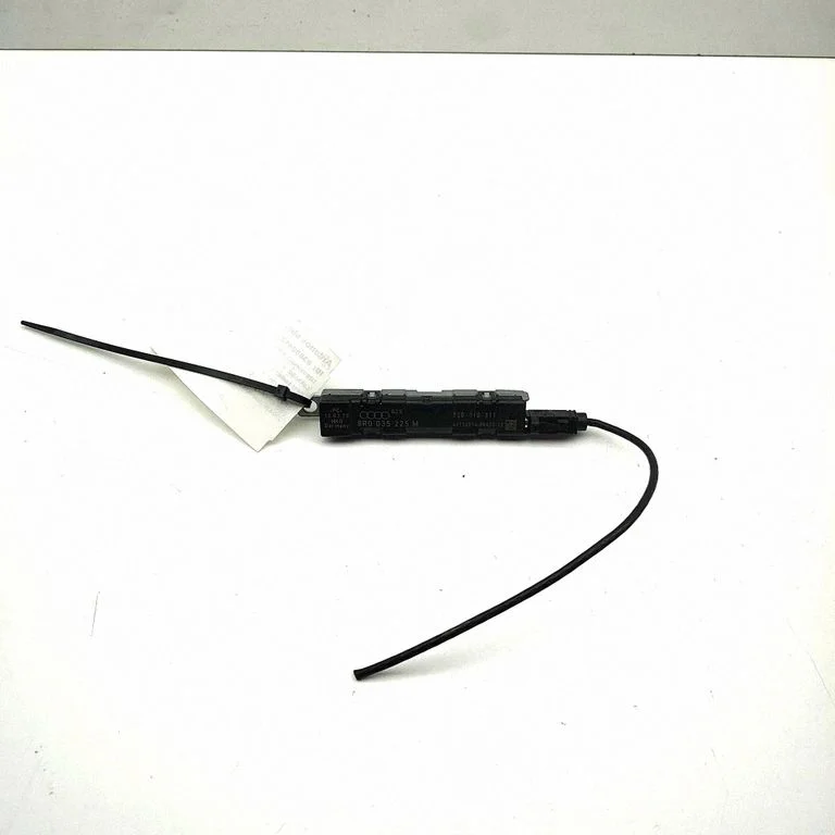 Antenas pastiprinātājs 8R0035225M