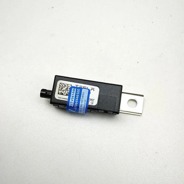 Aerial antenna amplifier – Tesla Model Y (2020-)