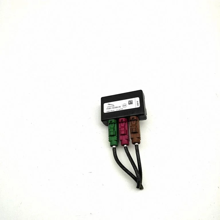 Aerial antenna amplifier – Land Rover Range Rover Sport L494 (2013-)