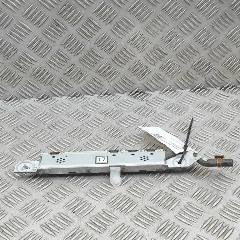 Aerial antenna amplifier 8630050170 – Lexus LS UCF30 (2001-2007)