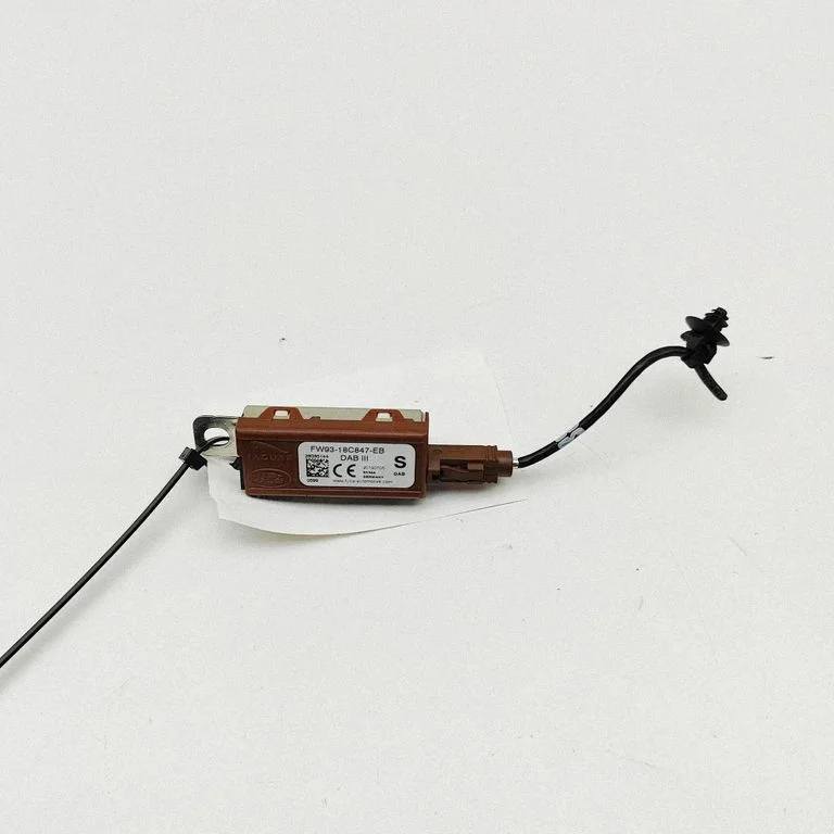 Aerial antenna amplifier – Land Rover Range Rover Evoque L551 (2018-)