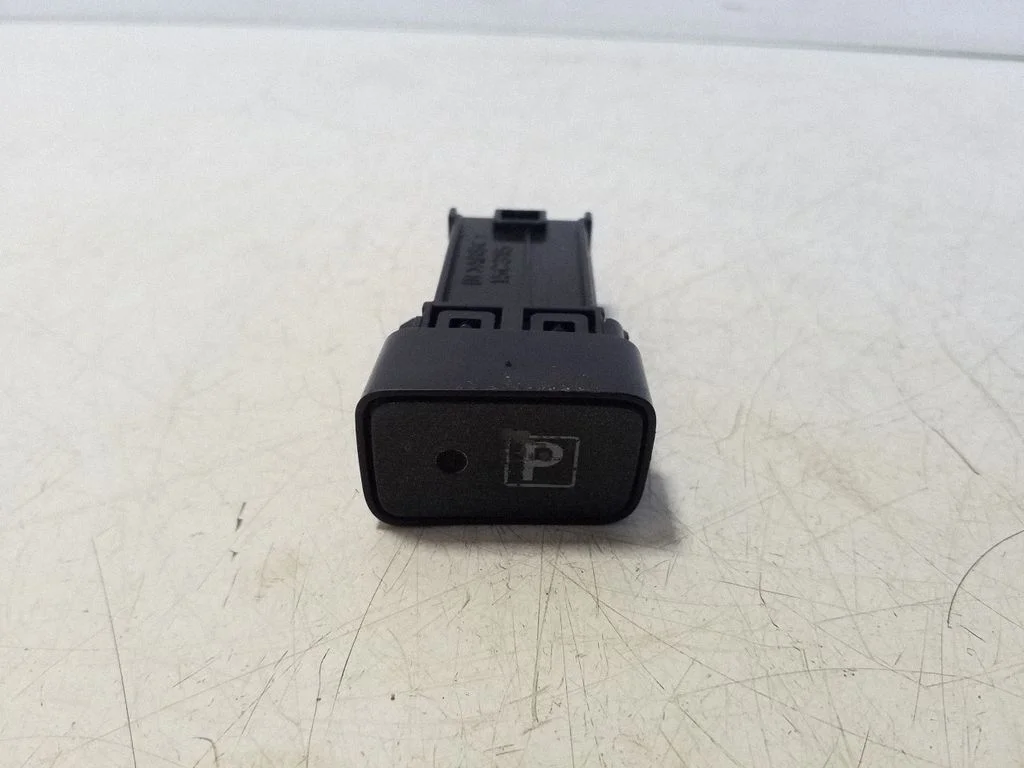 Citi slēdži/rokturi/pārslēdži 4113E17A