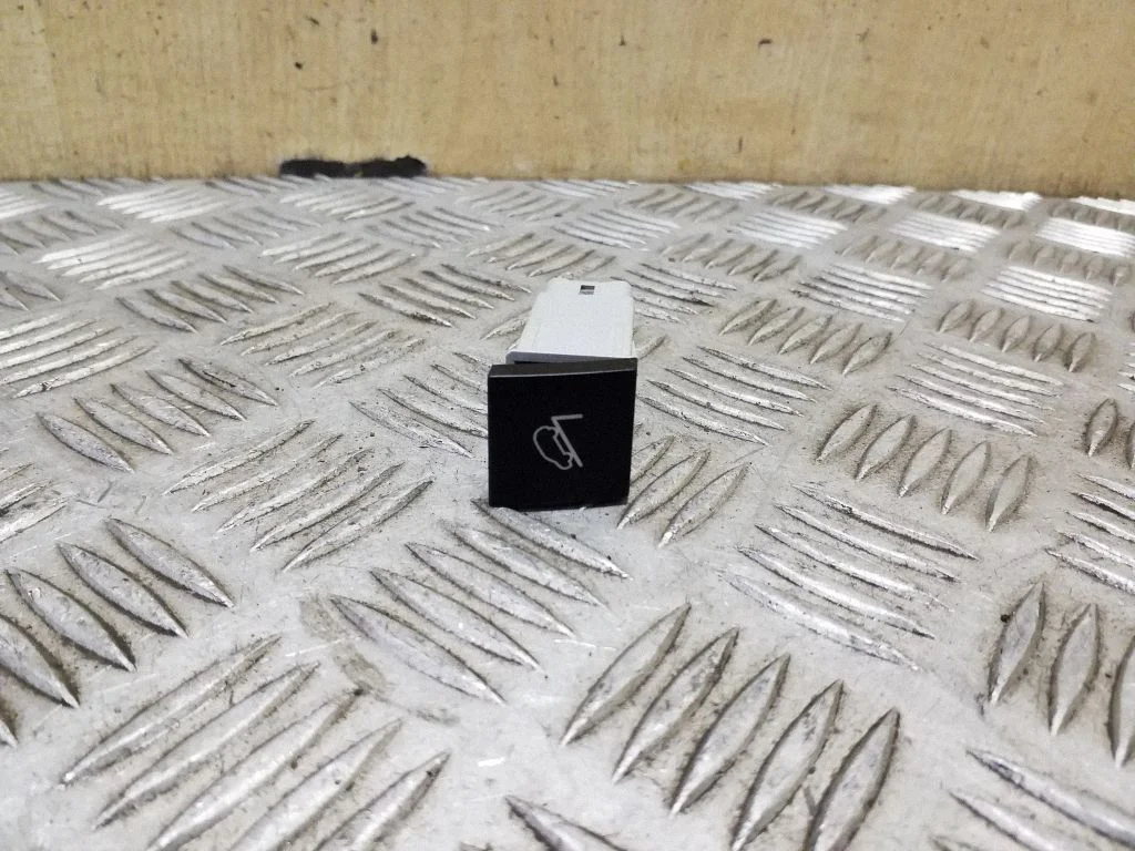 Other switches/knobs/shifts