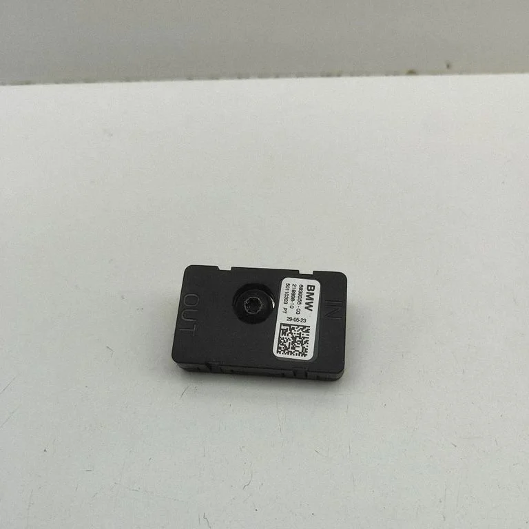 Antenas pastiprinātājs – BMW X6 G06 (2019-)