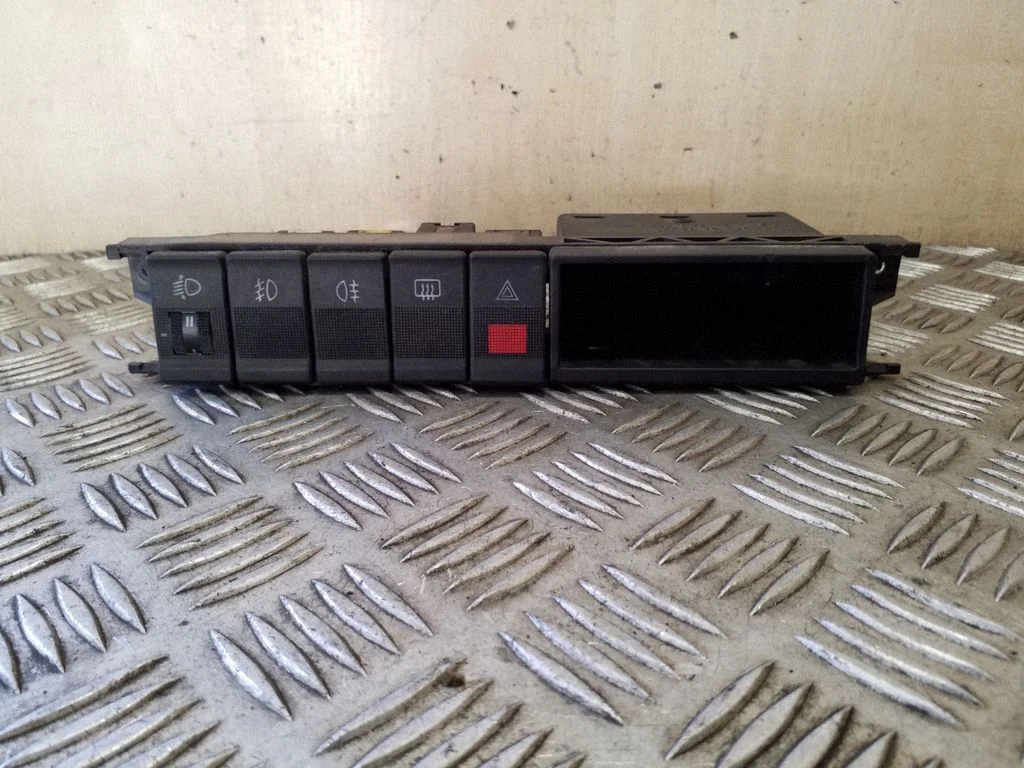 Other switches/knobs/shifts – Audi A6 S6 C4 4A (1994-1997)