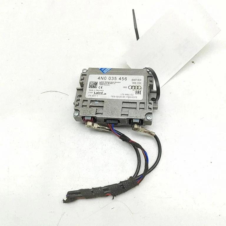 Antenas pastiprinātājs 4N0035456